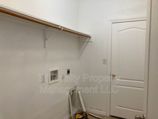 Building Photo - 2744 Ferdinand