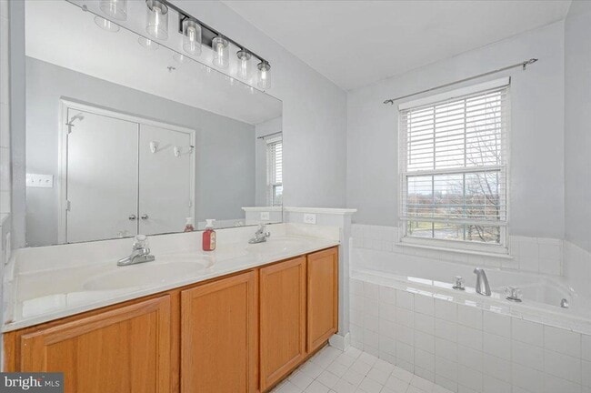 Building Photo - 4946 Whitney Terrace