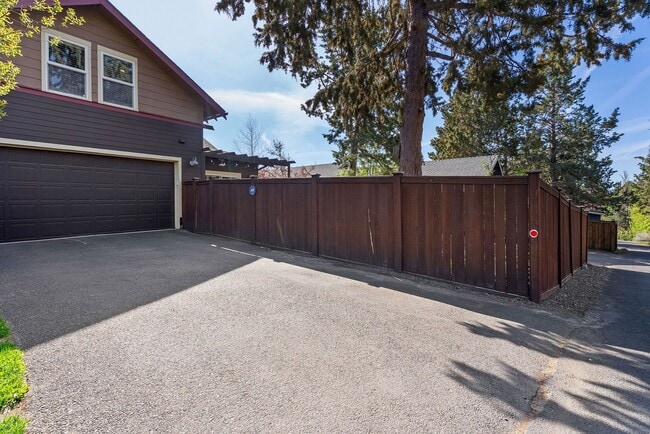 Building Photo - **Spacious 4-Bedroom Craftsman Home on Awb...