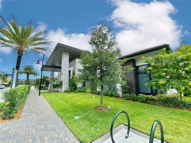 Building Photo - 4861 NW 83rd Path