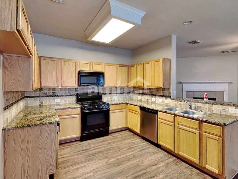 Building Photo - 18491 Sunrise Pines Dr