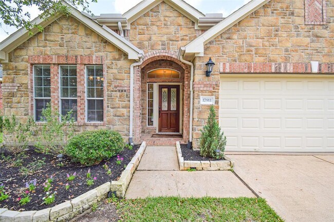 Building Photo - 17911 Serene Shore Dr