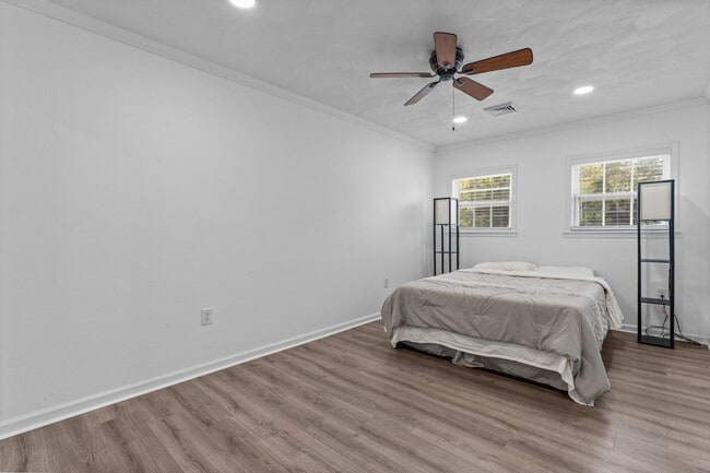 Building Photo - Discover your perfect home in Virginia Beach!