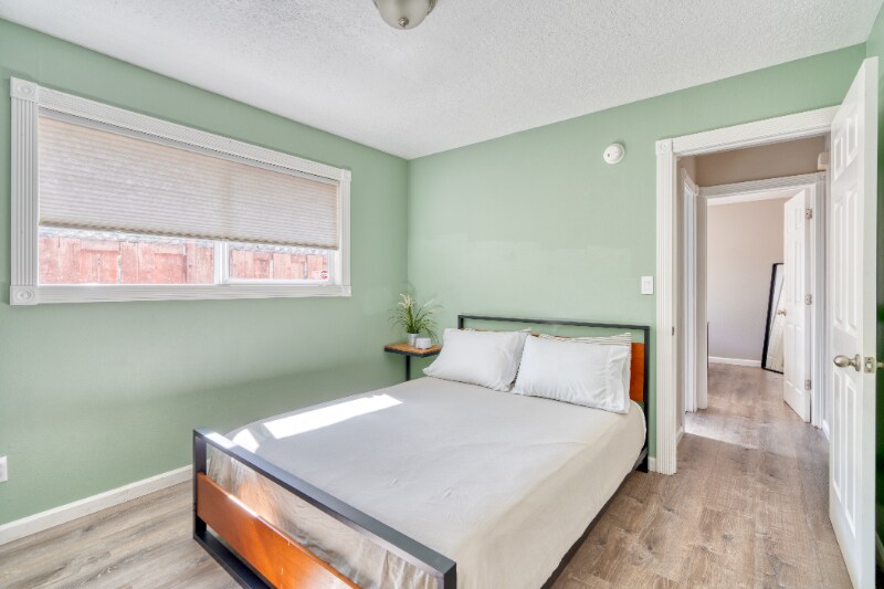 Building Photo - 4122-4128-4128 SE 65th Ave