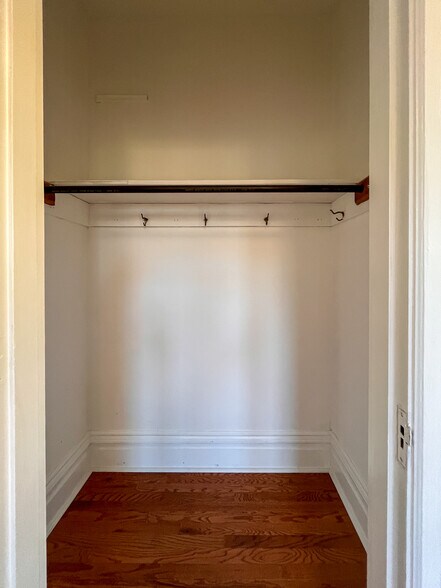 Building Photo - 926 Savannah Ave