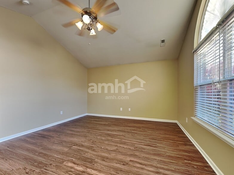 Building Photo - 19438 Rocky Beach Dr