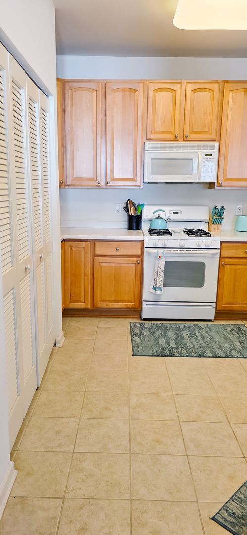 Building Photo - Stunning 2-Bed, 2-Bath Condo in Salisbury