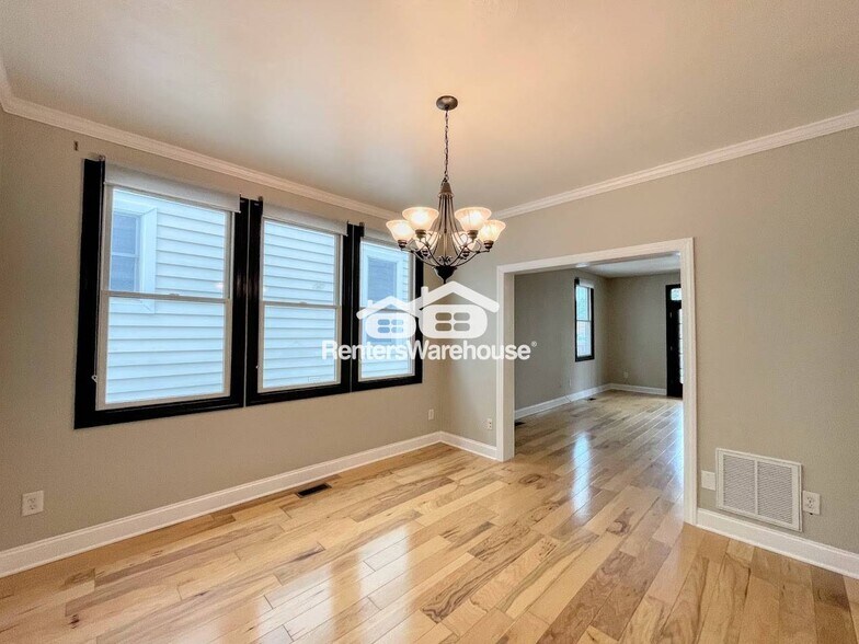 Building Photo - 9526 14th Bay St