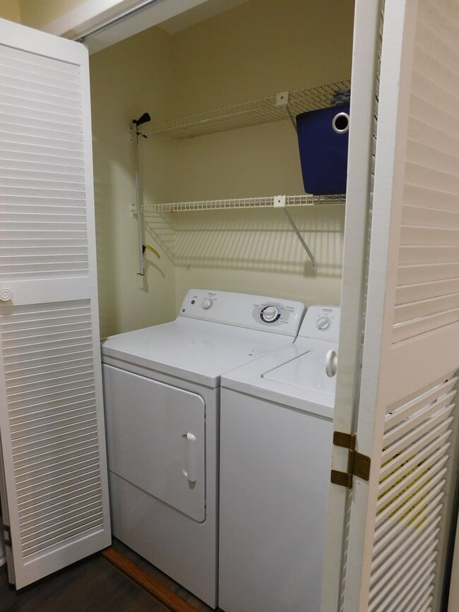 Building Photo - 1201 Harbourside Dr