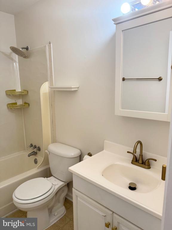Building Photo - 413 Olde Greenwich Cir