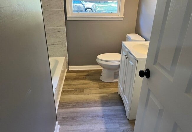 Building Photo - 4 Bedrooms | 2 Bathrooms | Section 8 Friendly