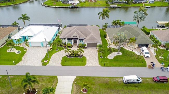 Building Photo - Waterfront home in South Gulf Cove.