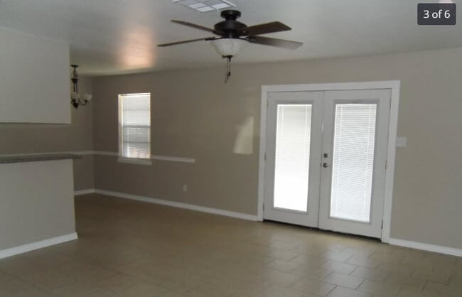 Building Photo - 4433 College Park Dr