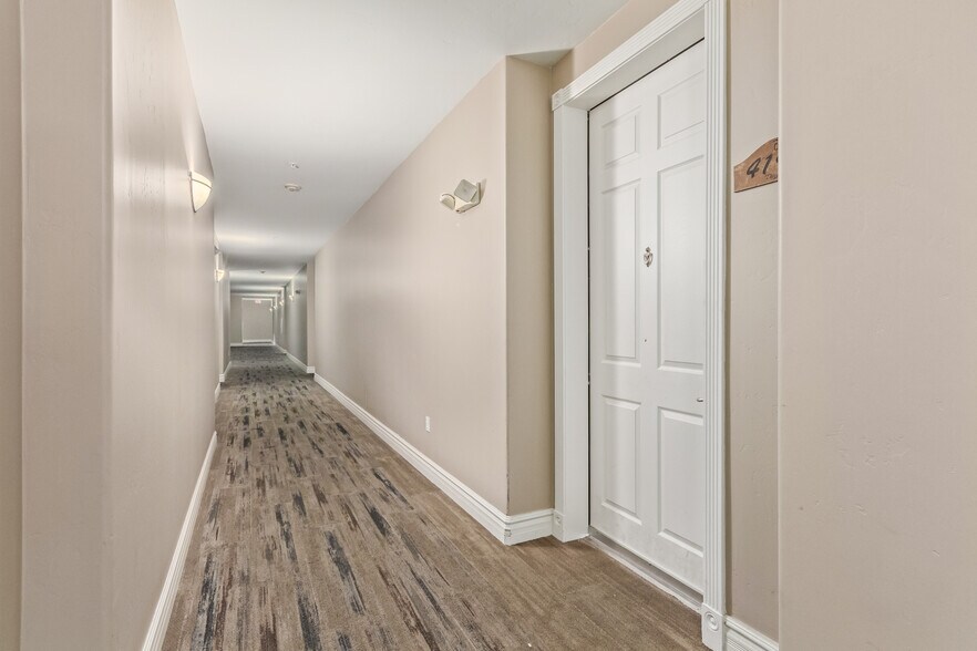 Building Photo - 5450 E Deer Valley Dr