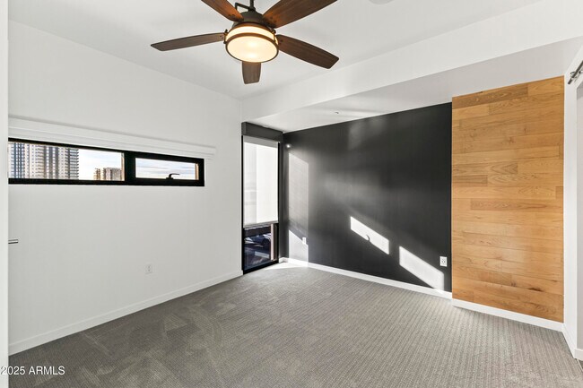 Building Photo - 200 W Portland St