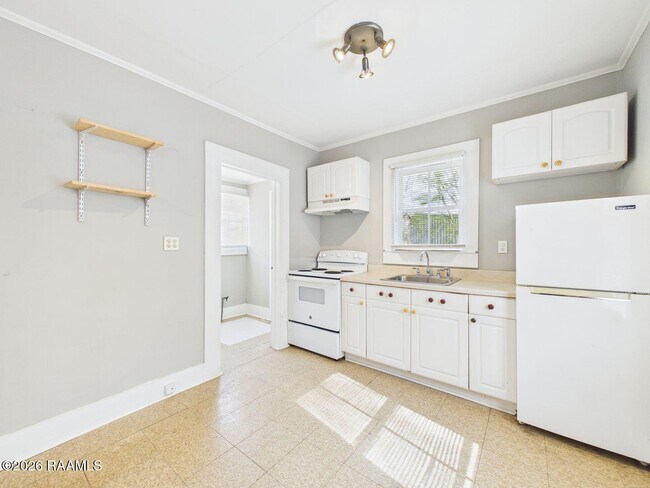 Building Photo - 419 Cleveland St