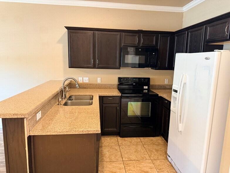 Building Photo - 7230 Barksdale Ln