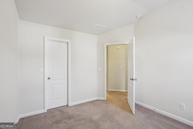 Building Photo - 186 Granite Way