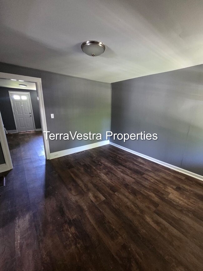 Building Photo - Single Family in Paulsboro! Eligible for $500 Security Deposit.