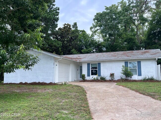 Primary Photo - 101 Villa Ct