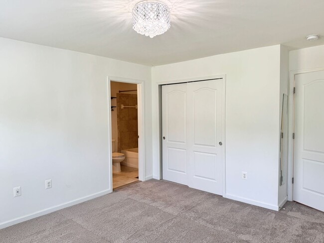 Building Photo - CLOSE TO BROOKE POINT VRE - LARGE ACREAGE HOME - STAFFORD- BASEMENT KITCHENETTE