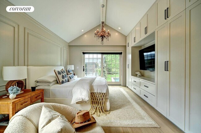 Building Photo - 95 Fordham Rd