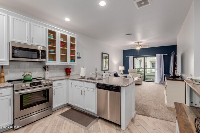 Building Photo - 2511 W Queen Creek Rd