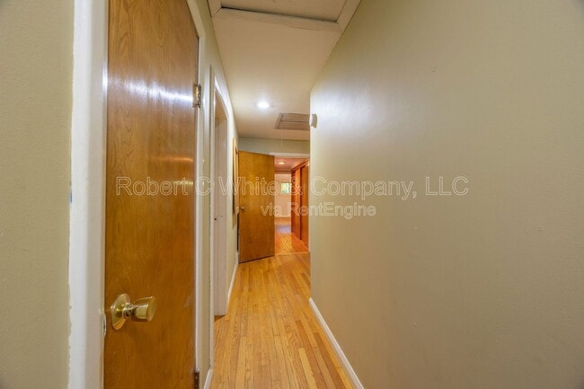 Building Photo - 451 Birch Mountain Rd