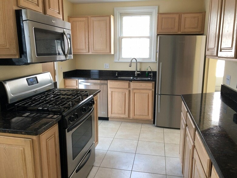 Building Photo - 4185 Silsby Rd