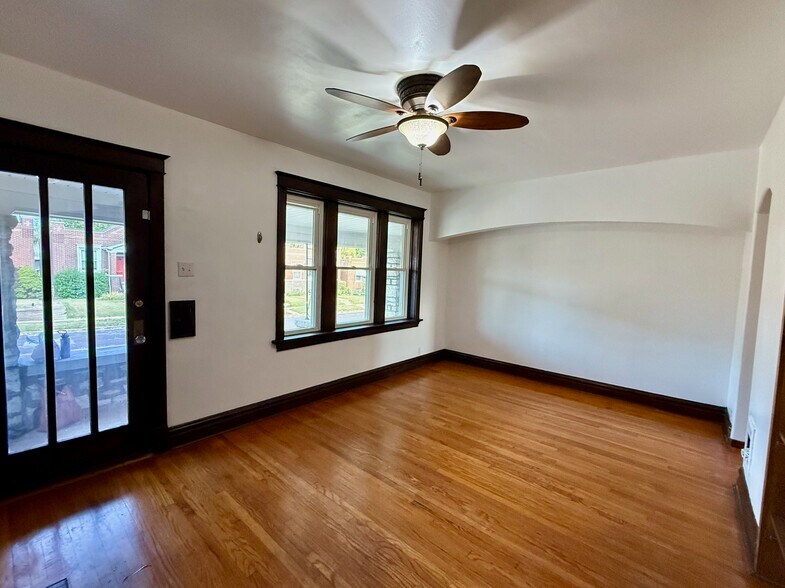 Living Room - 4950 Loughborough Ave