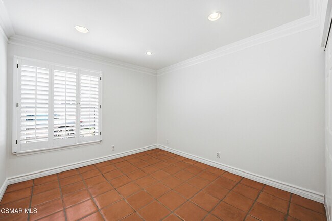 Building Photo - 1090 Elfstone Ct