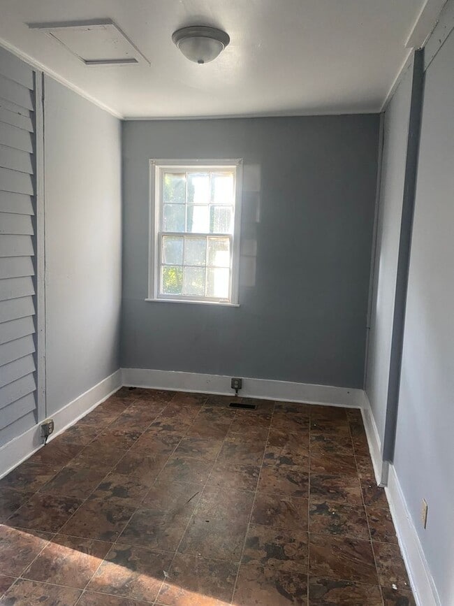 Building Photo - Orangeburg Ranch