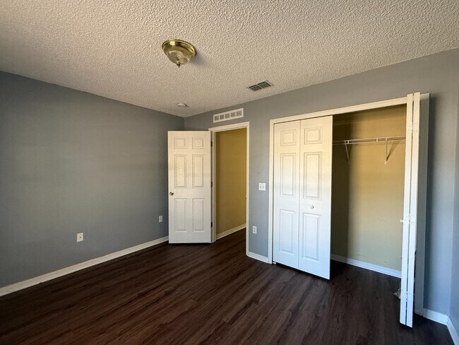 Building Photo - 2156 Deltona Blvd