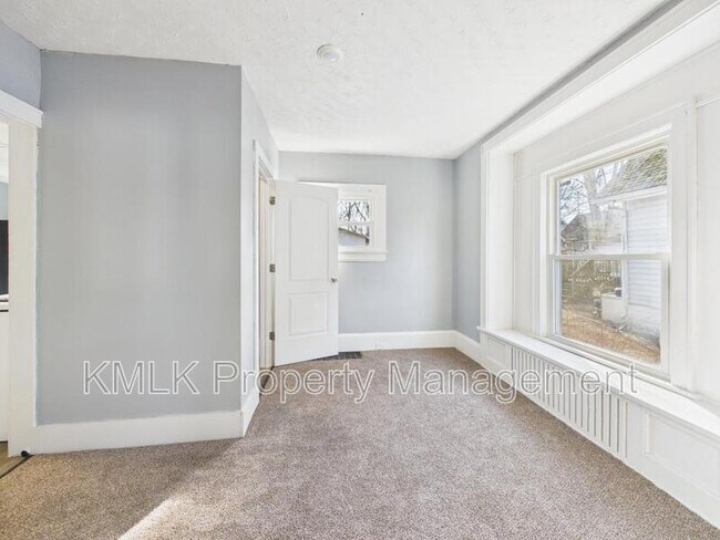 Building Photo - 2337 15th St SW