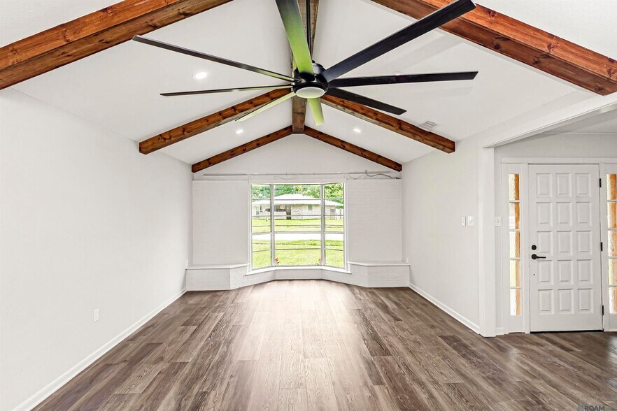 Building Photo - 535 Thornwood Dr