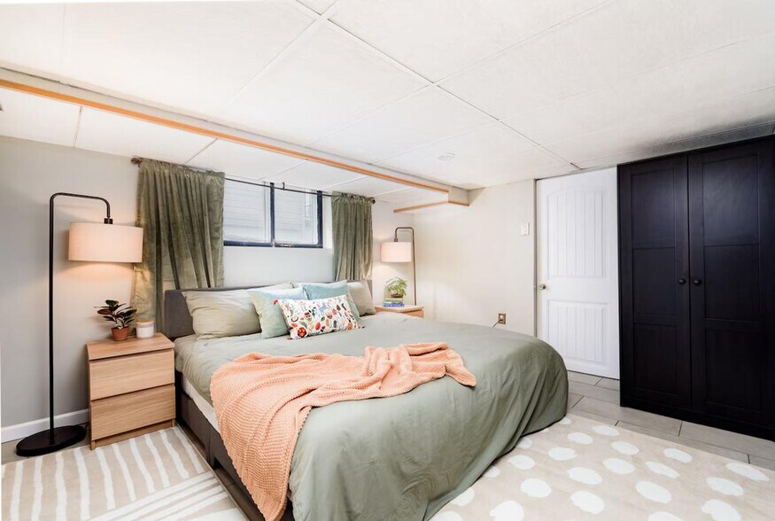 Building Photo - 5336 Northrup Ave