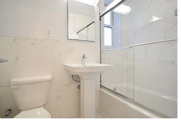 Building Photo - 1540 Pelham Pkwy S