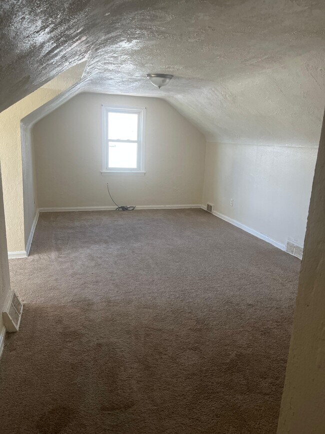 Building Photo - 11701 East Blvd