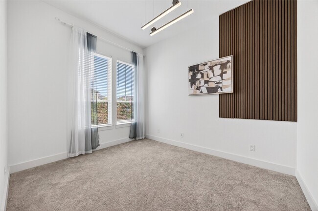 Building Photo - 32018 Crested Knl Ct
