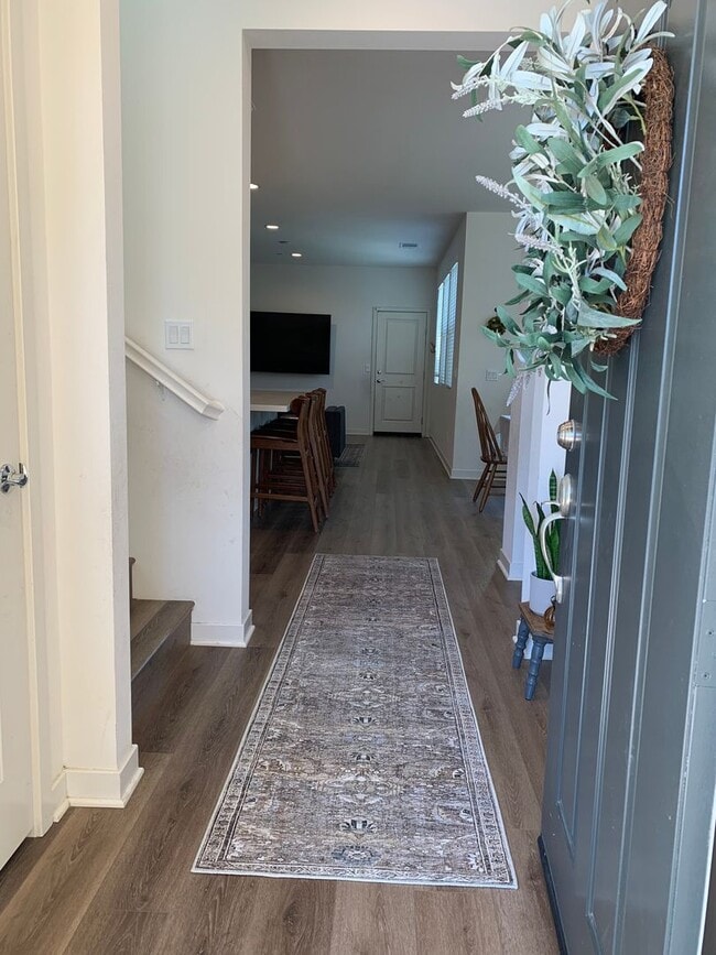 Building Photo - Beautiful Home 4bed/3 bath