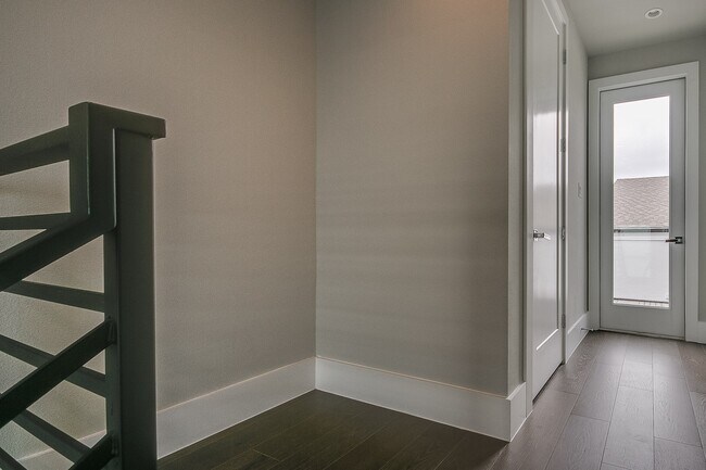 Building Photo - 1615 Wheeler Ave