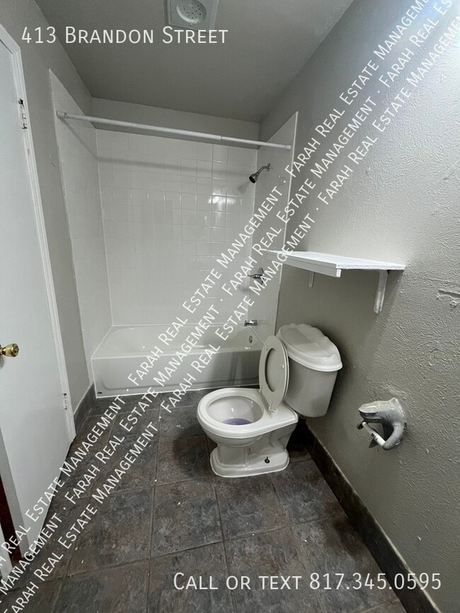 Building Photo - 413 Brandon St