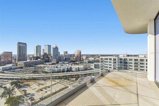 Building Photo - 1000 Water St