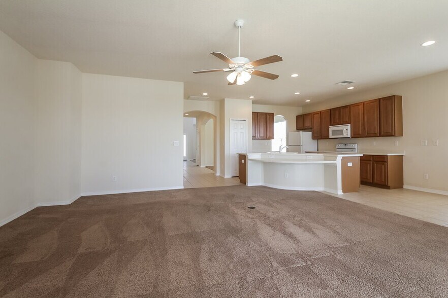 Building Photo - 2337 125th Dr E