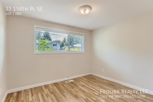 Building Photo - 33 158th Pl SE