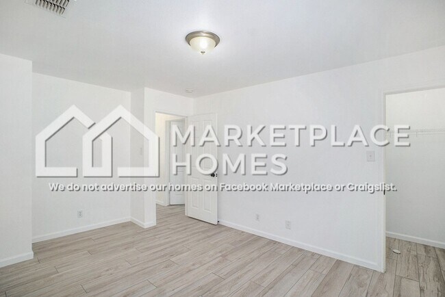 Building Photo - 9734 Ceremony Cove