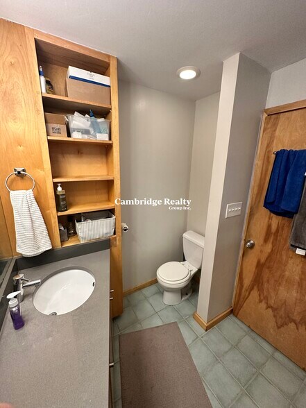 Building Photo - 135 Columbia St