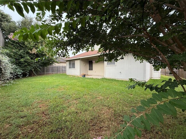 Building Photo - 25 Azalea Dr