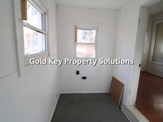 Building Photo - MUNCIE 3 BR 1 BA House with New Appliances (NO SECTION 8)