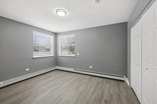 Building Photo - 1910 16th Ave